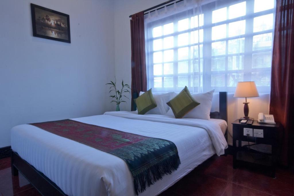 The Moon Villa Siem Reap Exteriör bild