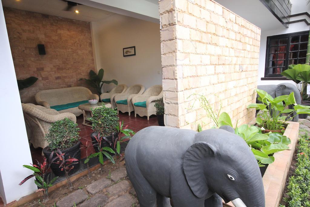 The Moon Villa Siem Reap Exteriör bild