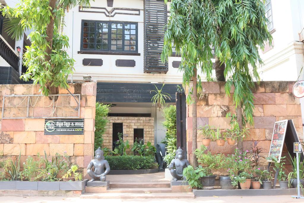 The Moon Villa Siem Reap Exteriör bild