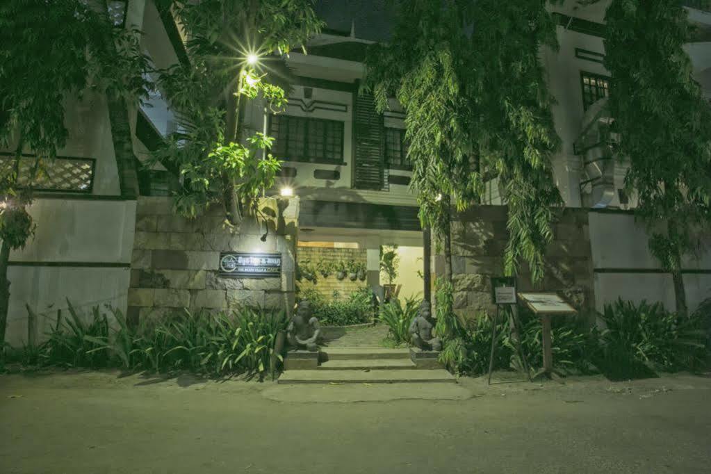 The Moon Villa Siem Reap Exteriör bild