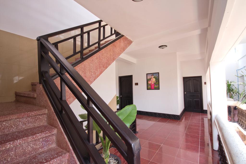 The Moon Villa Siem Reap Exteriör bild